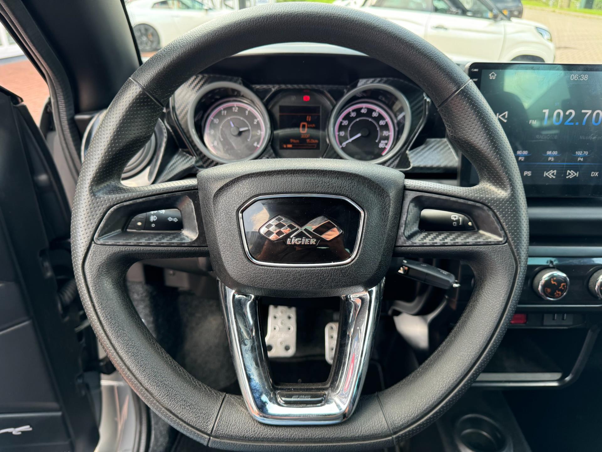 39406989-14.jpg